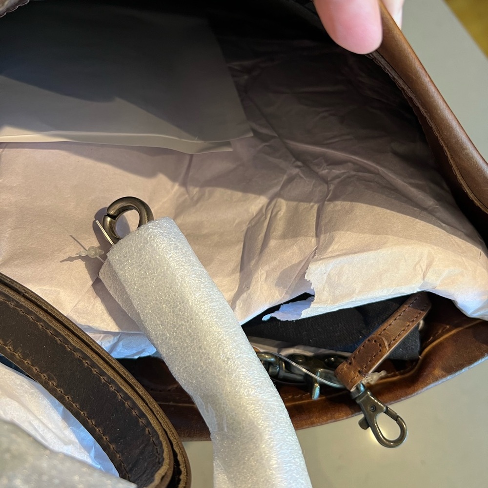 Frye Melissa Hobo purse in Dark Brown leather - Picture 3 of 4